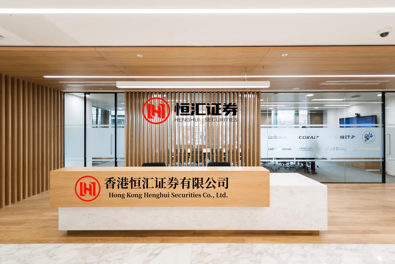 粤友配资 按历史规律，通胀从上游到下游的完整传导顺序：黄金/白银 → 铜/铝/钢铁 → 原油/煤炭 → 化工 → 农产品 → 中游...
